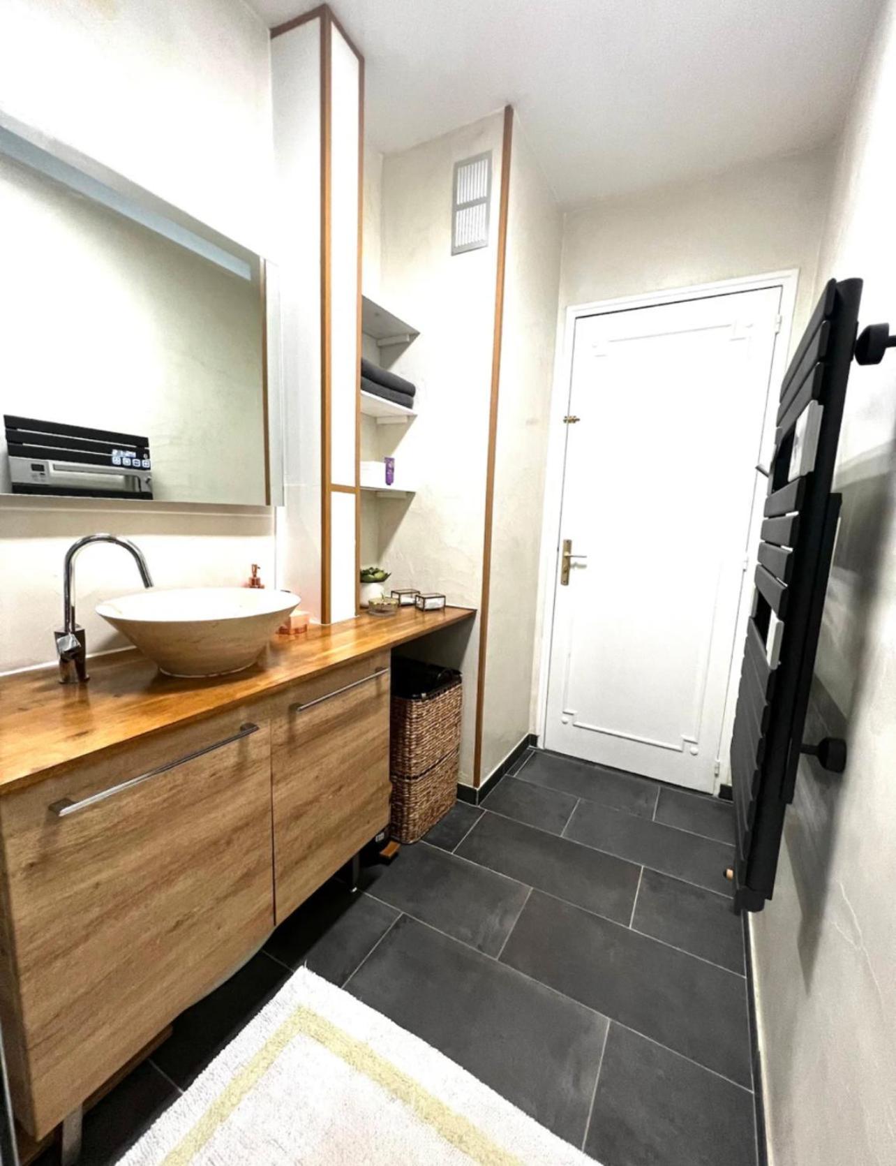 Modern 2 Bedroom Apartment Near Paris Metro, Giant Flat Screen Tv 85 Inches, Balcony, Free Parking Ivry-sur-Seine Eksteriør billede